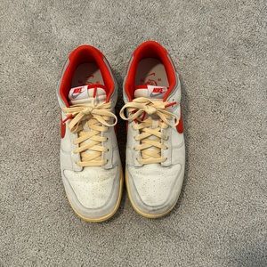 Used Nike dunks size 10.5